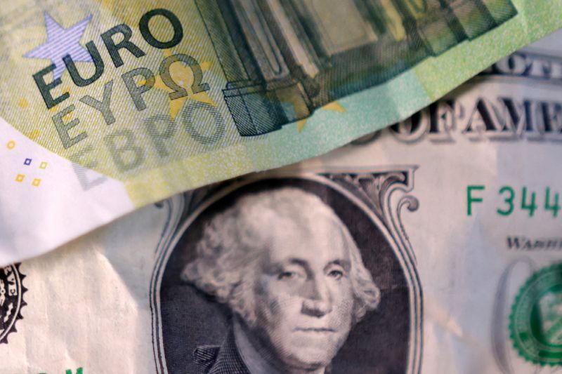 El dólar se debilita luego de que Corte Suprema EEUU revoca los aranceles de Trump