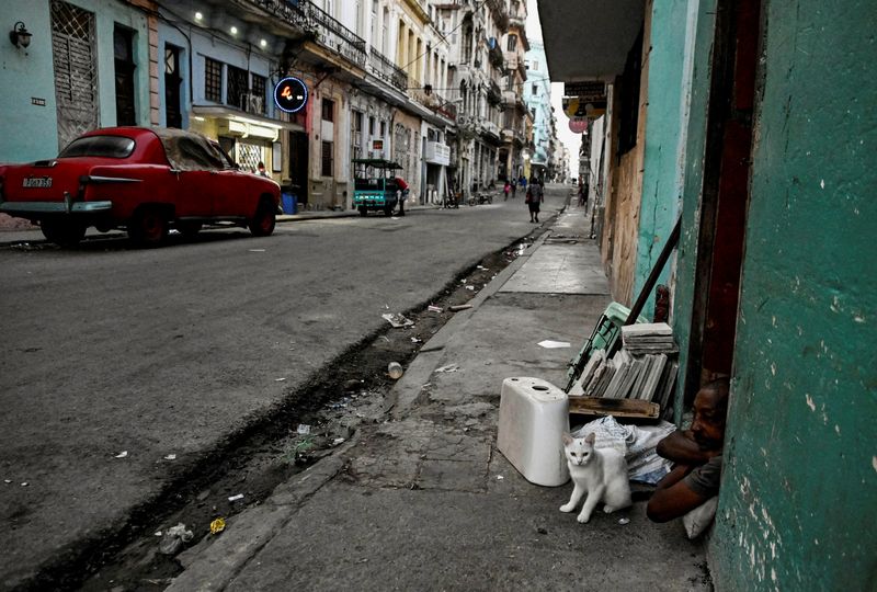 La red eléctrica de Cuba colapsa y deja a millones sin energía