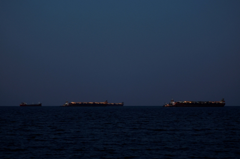 El director de la OMI dice que las escoltas no garantizan un paso seguro por el estrecho de Ormuz