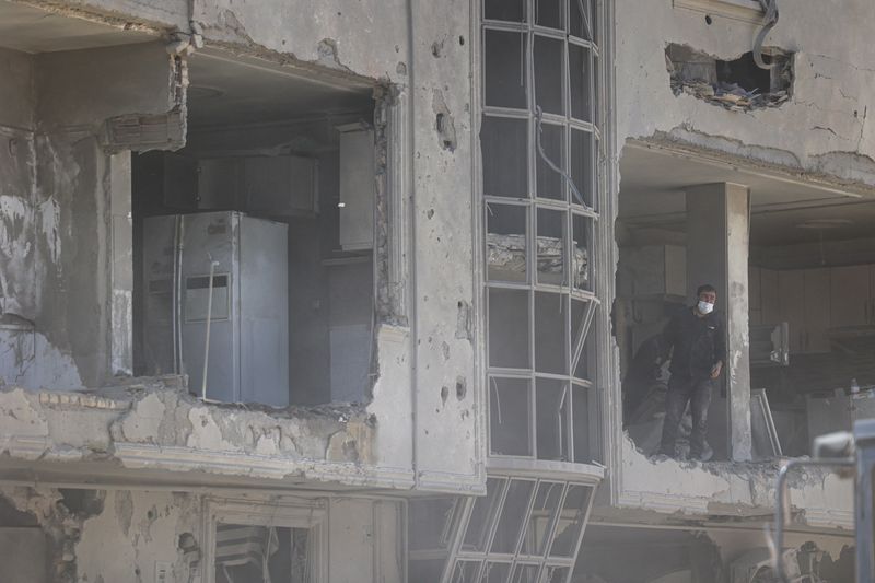 Powell dice que la Fed está dispuesta a “esperar y ver” cómo afecta la guerra