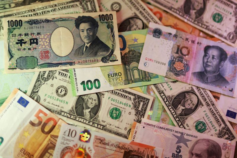 El dólar sube con fuerza en el mes por su condición de refugio frente a la guerra