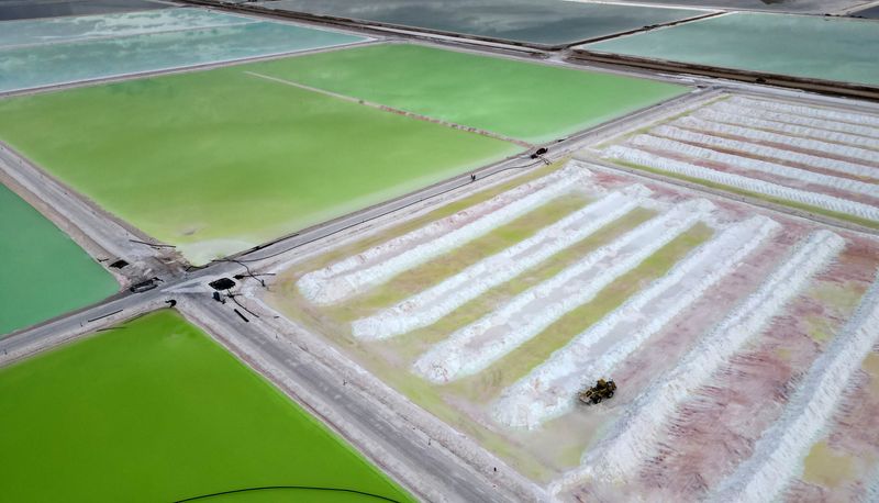 China aprueba con condiciones la empresa conjunta de litio de Codelco y SQM