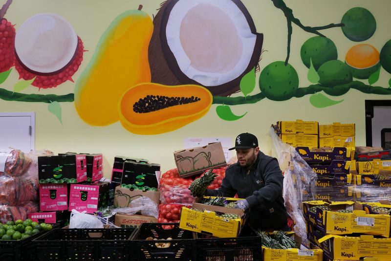 La Corte Suprema de EEUU prorroga una suspensión que permite a Trump no financiar ayuda alimentaria