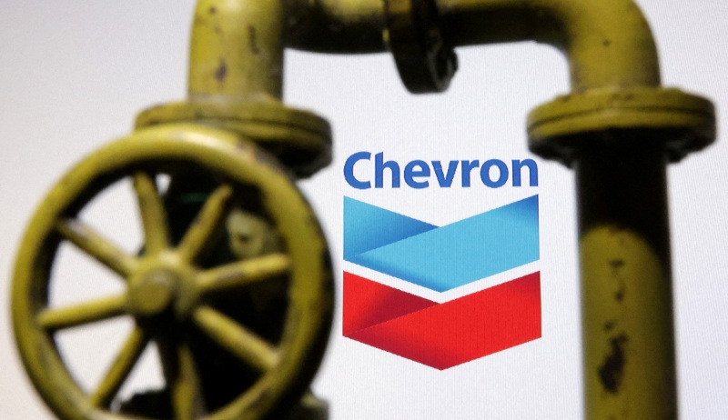 Chevron afirma que los costos en Argentina siguen siendo un reto a pesar de avances con reformas