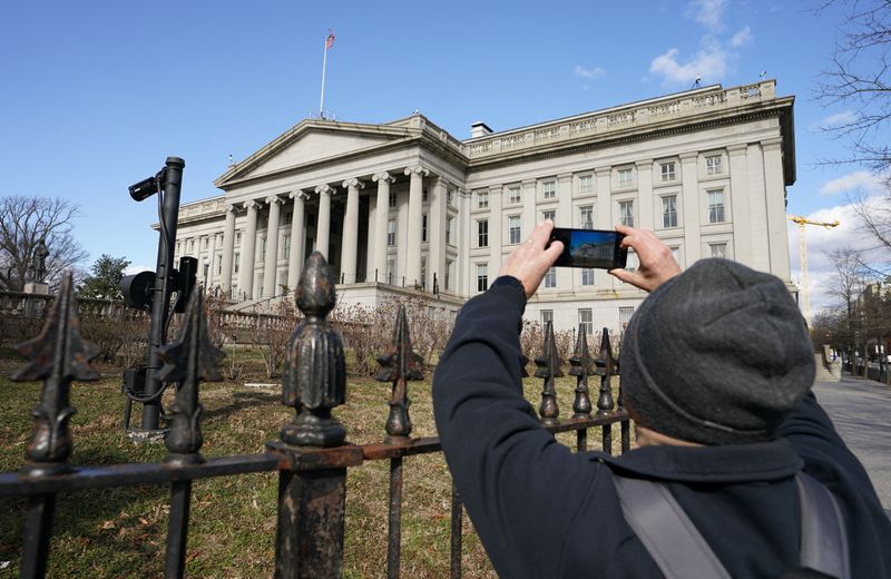 Rendimientos de bonos EEUU caen por preocupación sobre IA y con la Fed en el punto de mira