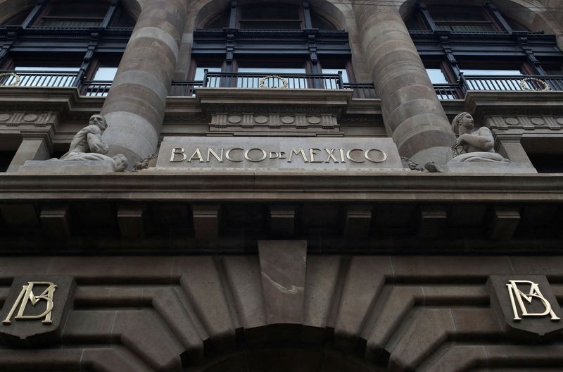 La debilidad económica de México ayudará a reducir la inflación: minutas de Banxico