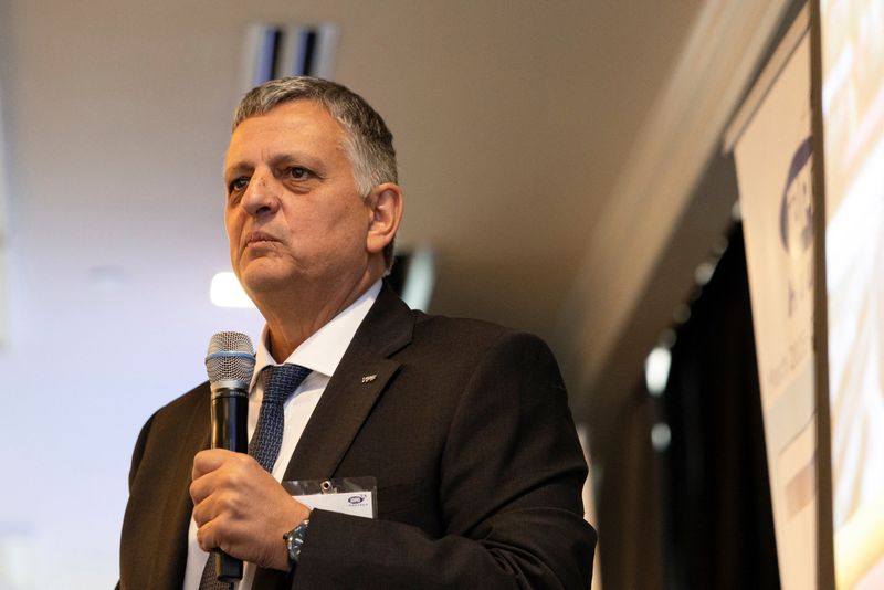 Petrolera YPF de Argentina explorará con Eni petróleo offshore de Uruguay: presidente ejecutivo Marín